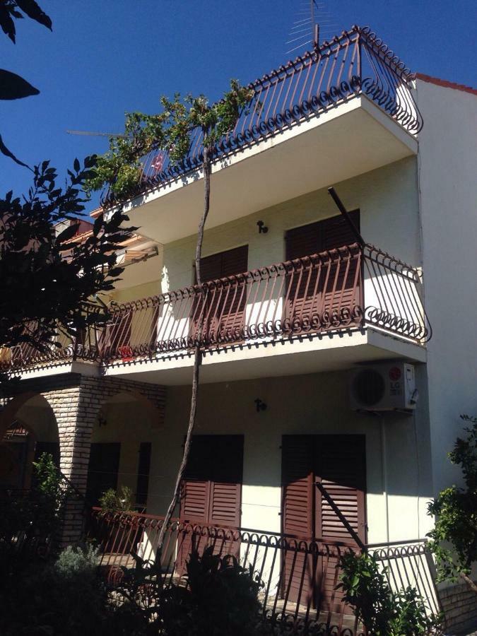 Big 4-Bedroom Apartment Perica, פודסטראנה מראה חיצוני תמונה